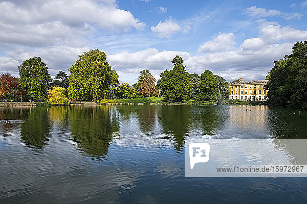 Royal Botanic Gardens (Kew Gardens)  UNESCO World Heritage Site  Kew  Greater London  England  United Kingdom  Europe