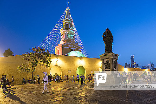 Uhrturmdenkmal bei Nacht  UNESCO-Weltkulturerbe  Cartagena  Abteilung Bolivar  Kolumbien  Südamerika