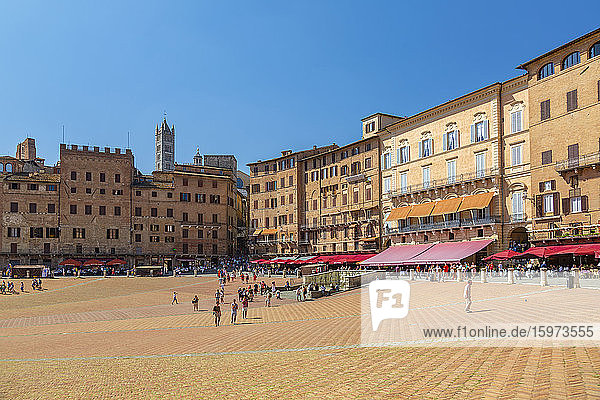 Ansicht der Piazza del Campo und der Kathedrale von Siena (Dom)  UNESCO-Weltkulturerbe  Siena  Toskana  Italien  Europa