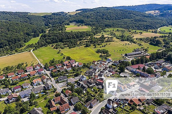 Luftaufnahme  hessisches Dorf  Fischbachtal  Hessen  Deutschland  Europa