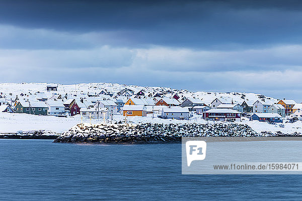 Stadtbild von Berlevag im Winter  Norwegen