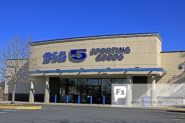 Entrance to stand alone Big 5 Sporting Goods store  northern Idaho.