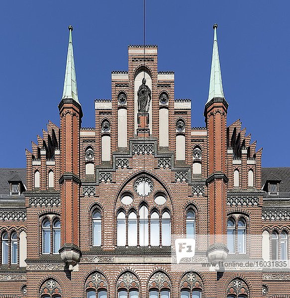 Giebel  ehemaliges Gerichtsgebäude  Lübeck  Schleswig-Holstein  Deutschland  Europa
