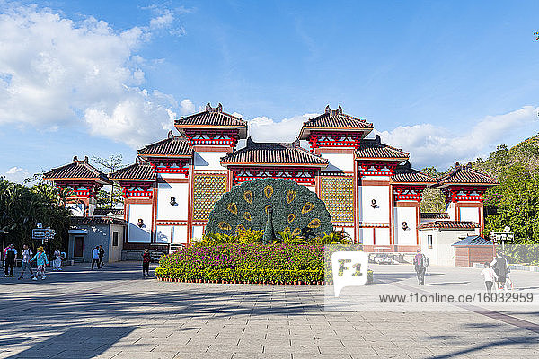 Eingangstor zum Nanshan-Tempel  Sanya  Hainan  China  Asien