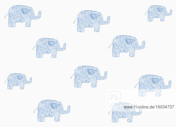 Kinder zeichnen blaues Elefantenmuster auf weißem Hintergrund