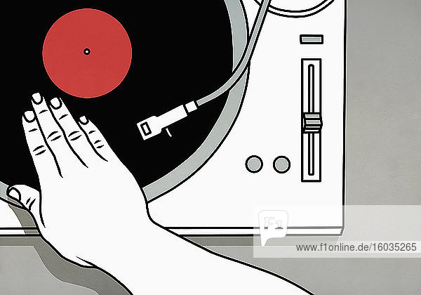 DJ dreht Vinyl-Schallplatte auf dem Plattenteller
