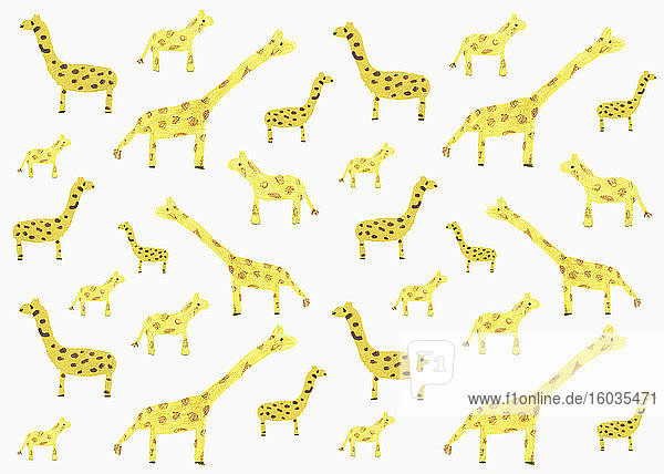 Kinder zeichnen gelbes Giraffenmuster auf weißem Hintergrund