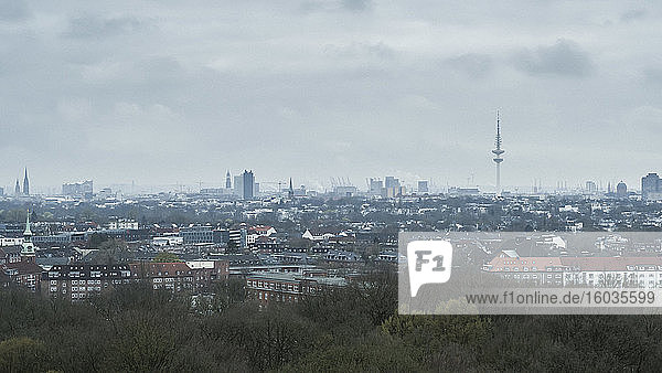 Heinrich-Hertz-Turm und Hamburger Stadtbild  Deutschland