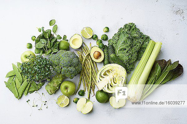 Grünes Obst und Gemüse