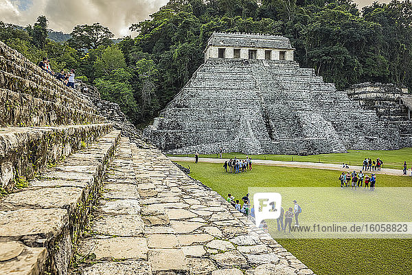 Tempel der Grafenruine der Maya-Stadt Palenque; Chiapas  Mexiko