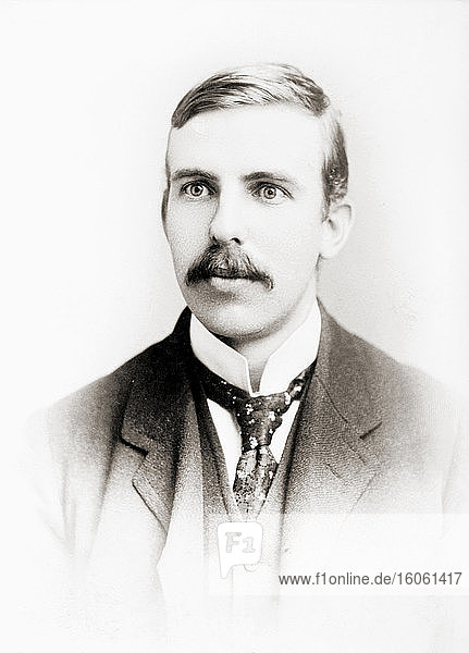 Ernest Rutherford  1. Baron Rutherford von Nelson  1871 - 1937. In Neuseeland geborener britischer Physiker. Empfänger des Nobelpreises für Chemie im Jahr 1908. Bekannt als Vater der Kernphysik. Nach einem um 1908 veröffentlichten Foto.