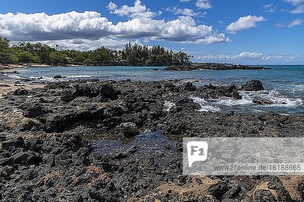 Felsiger Teil der Bucht  H?puna Beach State Recreation Area Waialea Bay Section  Big Island  Hawaii