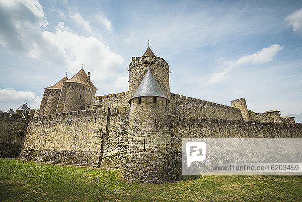 Stadtmauern und Festung  Carcassonne  Languedoc-Roussillon  Frankreich