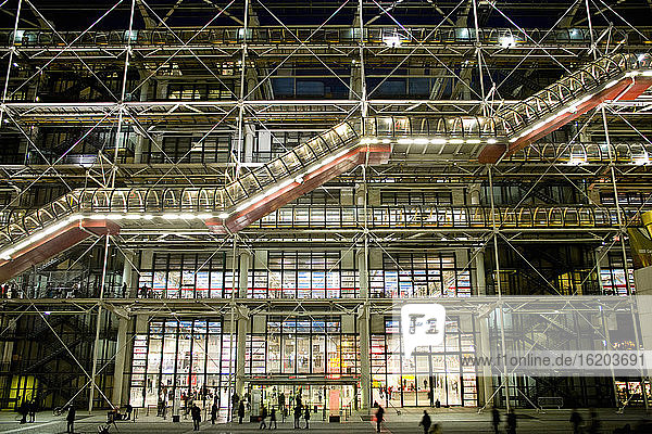 Rolltreppe  Museum für zeitgenössische Kunst  Centre Pompidou  Paris  Frankreich