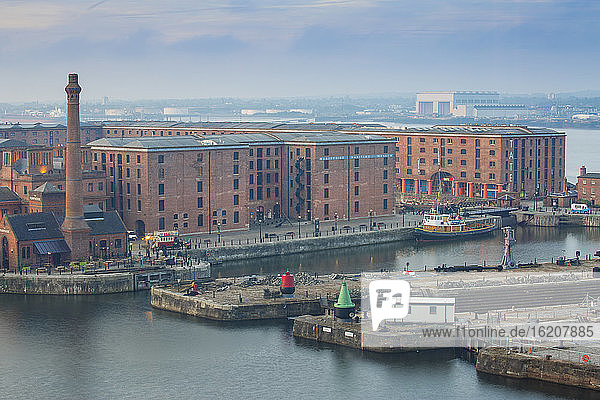 Blick auf die Albert Docks  UNESCO-Weltkulturerbe  Liverpool  Merseyside  England  Vereinigtes Königreich  Europa