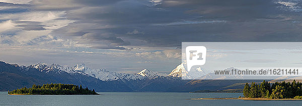 Neuseeland  Südinsel  Blick über den Lake Pukaki