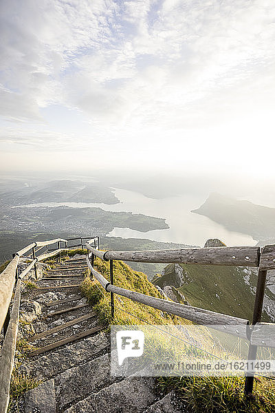 Blick von der Treppe  Pilatus  Kanton Luzern  Schweiz