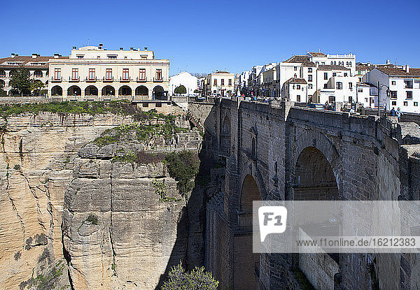 Spanien  Ronda  Blick auf die Brücke Puente Nuevo in der Provinz Malaga