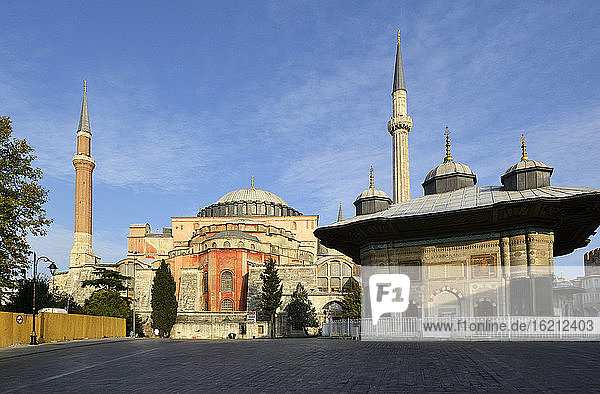 Turkey  Istanbul  View of Hagia Sophia and Fountain of Ahmed III