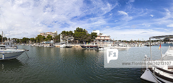 Spanien  Mallorca  Blick auf Boote in Portopetro