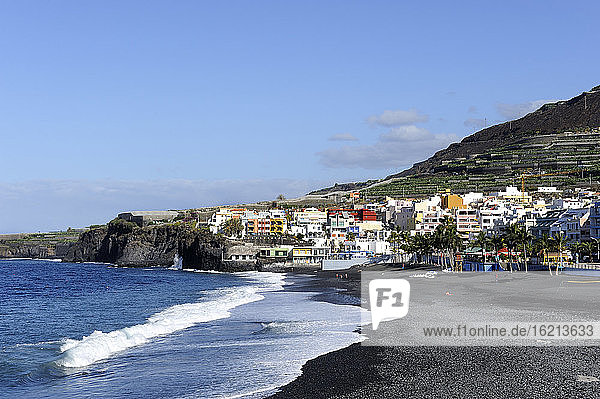Spanien  Kanarische Inseln  Blick auf Häuser in Puerto Naos