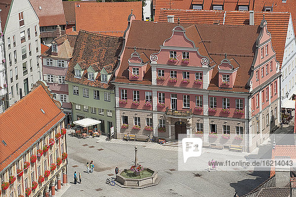 Deutschland  Bayern  Allgäu  Memmingen  Altstadt mit Marktplatz  Blick von oben