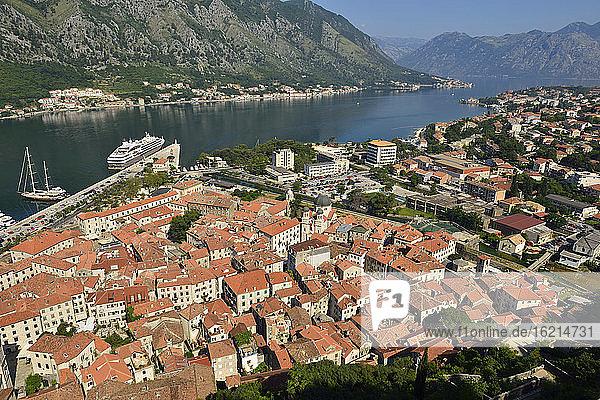 Montenegro  Blick auf die Altstadt von Kotor
