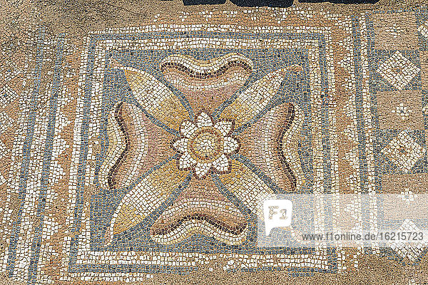 Griechenland  Zentralmakedonien  Dion  Antikes Mosaik im Archäologischen Park von Dion