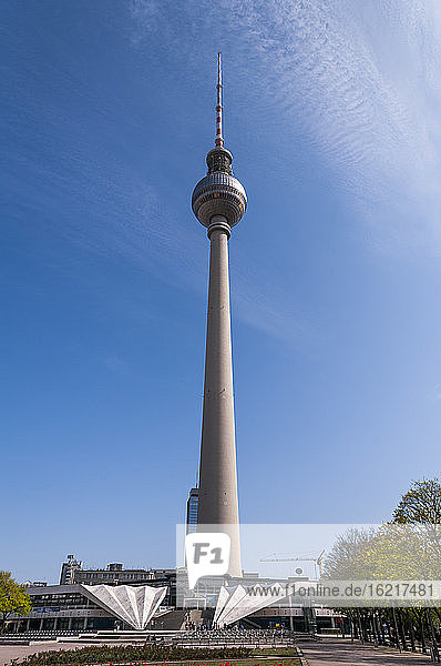 Deutschland  Berlin  Blick auf den Fernsehturm am Alexanderplatz