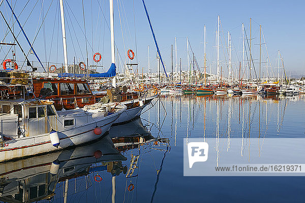 Türkei  Blick auf den Yachthafen von Bodrum