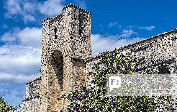 Frankreich  Provence-Alpes-Cote d'Azur  Vaucluse  Pernes-les-Fontaines  Stiftskirche Notre-Dame-de Nazareth (11. Jahrhundert)