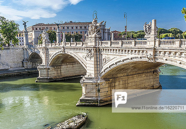 Italien  Rom  Vittorio-Emmanuel-II-Brücke über den Tiber