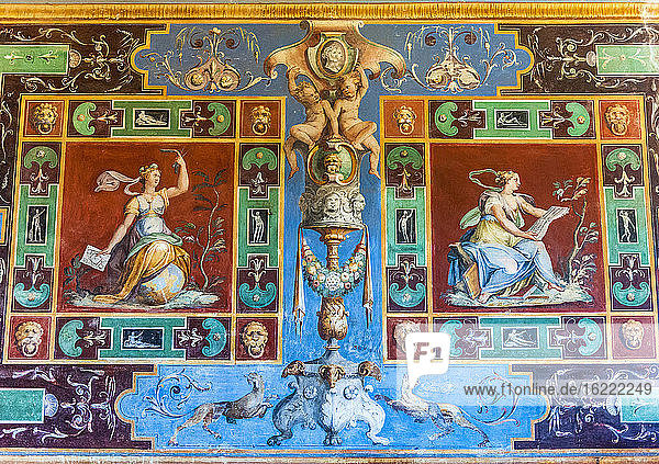 Italien  Latium  Tivoli  Villa d'Este (UNESCO-Welterbe)  Wandmalerei im Saal der Größe (16.-17. Jahrhundert)