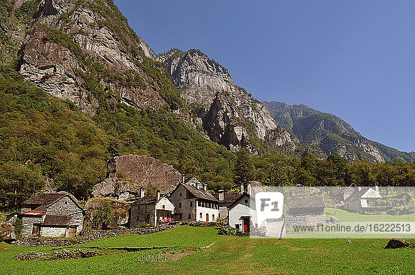Schweiz  Kanton Tecino  Val Bavona  kleines Dorf Roseto  hier gibt es keinen Strom