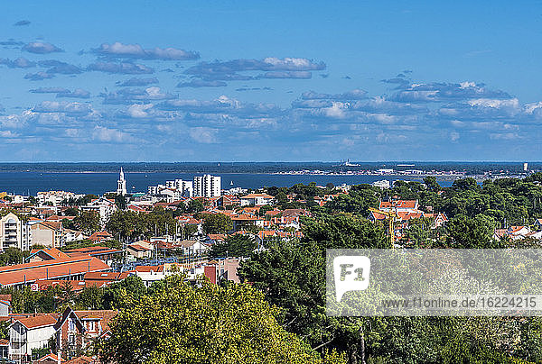 Frankreich  Gironde  Bucht von Arcachon  Blick auf das Stadtzentrum von Arcachon vom Observatorium des Stadtteils Ville d'Hiver