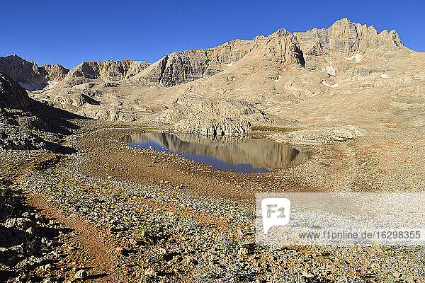 Türkei  Hoch- oder Anti-Taurusgebirge  Aladaglar-Nationalpark  Blick auf den Berg Kizilkaya