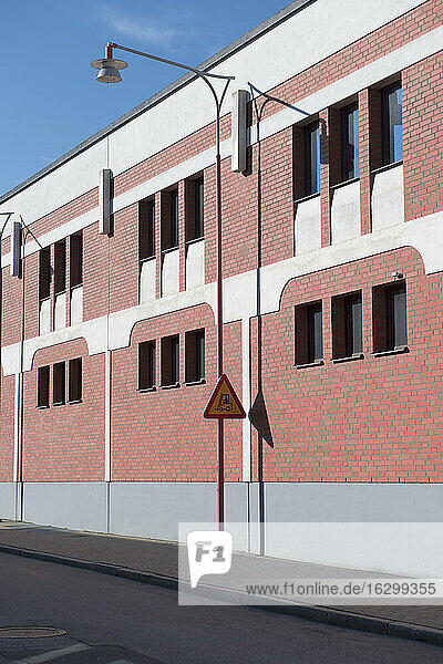 Schweden  Ahus  Fassade einer Fabrik