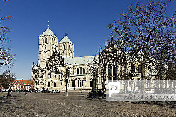 Germany  North Rhine-Westphalia  Muenster  View of Cathedral