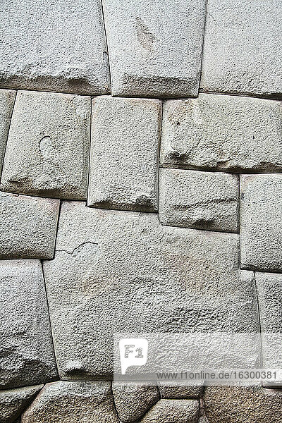 Südamerika  Peru  Cusco  Steinmauer des Palastes  Hatun Rumiyoq