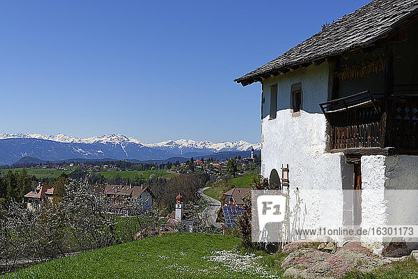 Italien  Südtirol  Ritten  Wolfsgruben bei Oberbozen  Plattner Bienenhof  Bienenmuseum