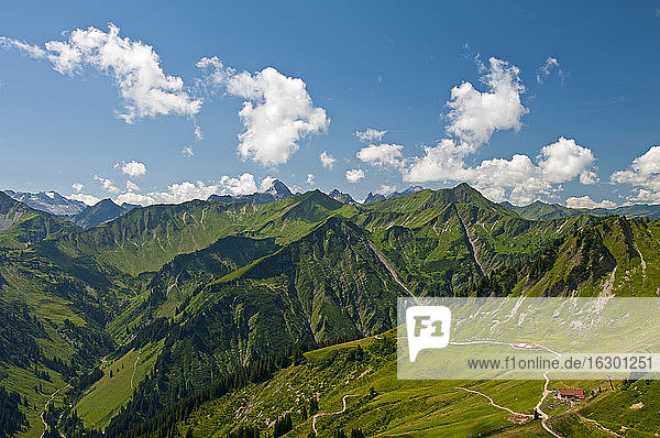 Österreich  Vorarlberg  Kleinwalsertal  Allgäuer Alpen  Panorama  Luechle Alp