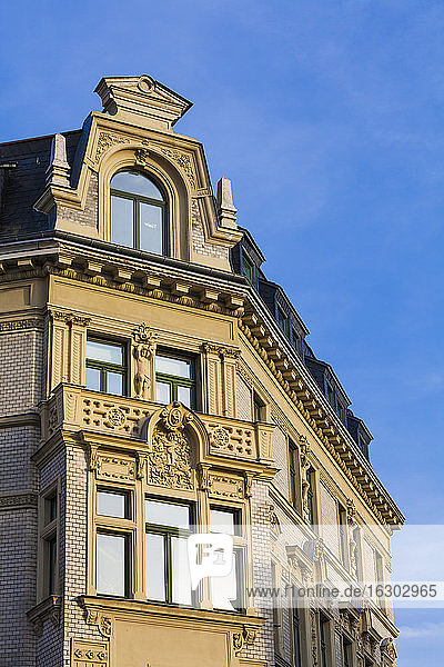Deutschland  Sachsen-Anhalt  Halle  Fassade eines restaurierten Stadthauses