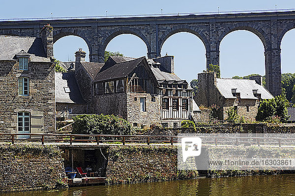 Frankreich  Bretagne  Dinan  Blick auf Viadukt