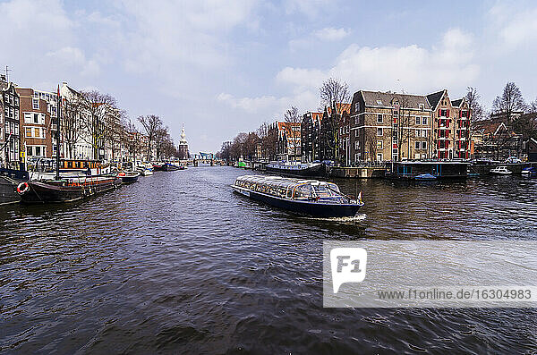 Niederlande  Holland  Amsterdam  Grachten- und Ausflugsschiff