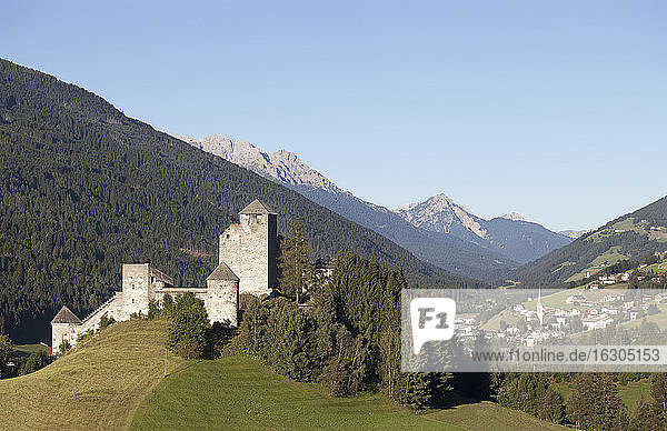 Österreich  Osttirol  Schloss Heinfels