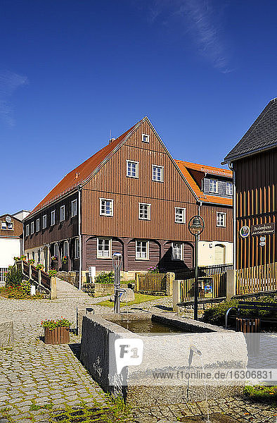 Deutschland  Sachsen  Hinterhermsdorf  Historisches Haus in der Oberlausitz