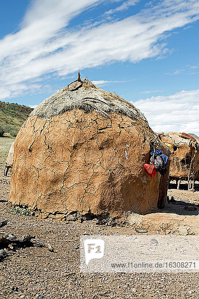Afrika  Namibia  Damaraland  Himba-Siedlung  Lehmhütten