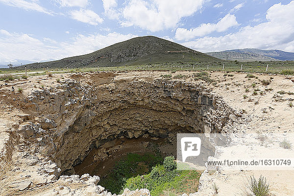 Türkei  Ostanatolien  Provinz Agri  Mutmaßlicher Einschlagkrater am Berg Ararat