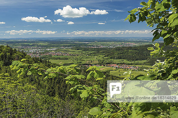 Blick von der Schalksburg auf die Balinger Berge  bei Balingen  Schwäbische Alb  Baden-Württemberg  Deutschland  Europa
