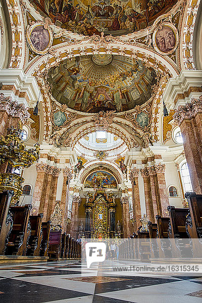 Ceiling of Cathedral of St. James  Old Town  Innsbruck  Tyrol  Austria  Europe